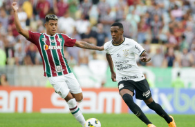 Robert Renan em ação contra o Fluminense