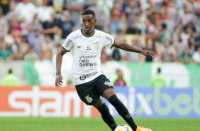 Robert Renan foi titular do Corinthians pela terceira vez neste sbado