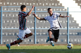 Kayke tenta a finalizao durante partida do Corinthians Sub-20