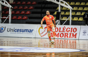 Lucas Oliveira durante jogo contra o Blumenau