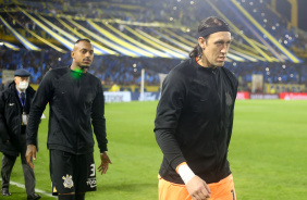 Cssio e Raul Gustavo entrando para o confronto contra o Boca Juniors