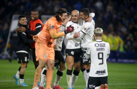 Cssio, Rger Guedes, Fbio Santos e Bruno Melo comemoram a classificao do Corinthians
