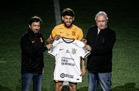 Yuri Alberto ao lado de Duilio Monteiro e Roberto de Andrade durante sua apresentao na Arena