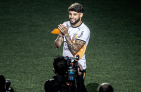 Yuri Alberto foi apresentado na Neo Qumica Arena como jogador do Corinthians