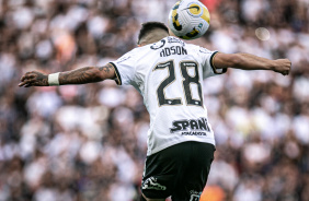 Adson durante jogo contra o Flamengo