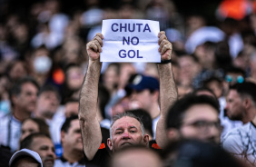 Cartaz de torcedor do Flamengo no jogo contra o Corinthians