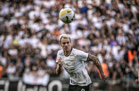 Rger Guedes foi titular do Corinthians contra o Flamengo