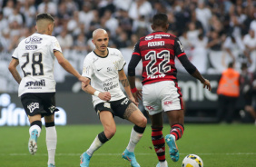 Adson e Fbio Santos em ao na vitria contra o Flamengo