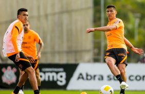 Cantillo e Balbuena em treino do Corinthians de olho no Coritiba