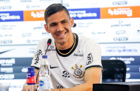 Fabin Balbuena foi apresentado pelo Corinthians nesta tera-feira