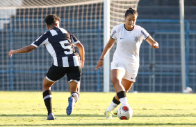 Sabrina Amorim em campo contra o Santos