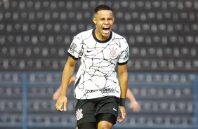 Pedro comemora gol do Corinthians Sub-20 na partida contra o Santos