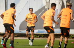 Fausto Vera durante treino do Corinthians de olho no Atltico-GO