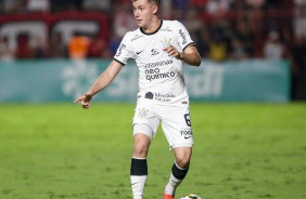 Lucas Piton durante derrota do Corinthians