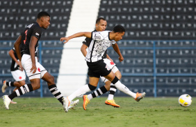 Arthur Sousa marcou o nico gol do Corinthians Sub-20 na partida