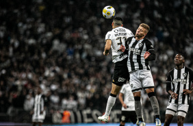 Balbuena em disputa de bola pelo Corinthians