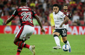 Du Queiroz em campo contra o Flamengo