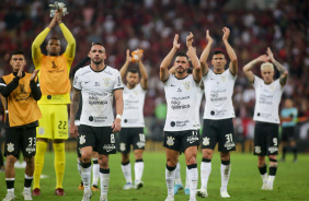 Elenco do Corinthians agradeceu a presena da Fiel ao final do jogo contra o Flamengo