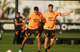 Cantillo e Piton em último treino do Corinthians antes de encarar o Atlético-GO