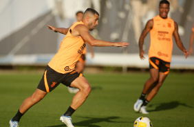 Júnior Moraes em último treino do Corinthians antes de encarar o Atlético-GO