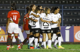 Corinthians goleou a Portuguesa por 6 a 0 pelo Paulisto