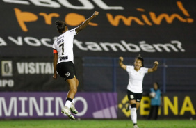 Grazi em comemorao do Corinthians aps gol contra a Portuguesa