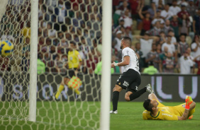 Momento em que Renato Augusto marca o gol de empate do Corinthians no primeiro tempo