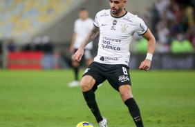 Renato Augusto foi titular do Corinthians nesta quarta-feira pela Copa do Brasil