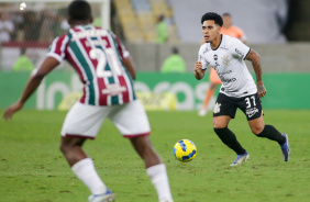 Volante Du Queiroz durante jogo entre Corinthians e Fluminense na Copa do Brasil