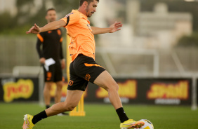 Bruno Melo em treino do Corinthians