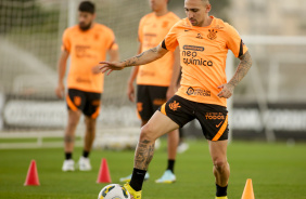 Bruno Mndez, Cantillo e Gustavo Mosquito em treino do Corinthians