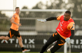 Carlos Miguel em ao no treino do Corinthians desta sexta-feira