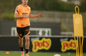 Lucas Piton em treino no CT Joaquim Grava