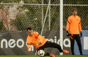 Matheus Donelli em treino do Corinthians nesta sexta-feira