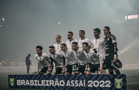 Time do Corinthians posado antes de jogo pelo Brasileiro