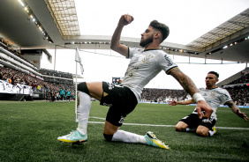 Yuri Alberto comemora seu gol marcado