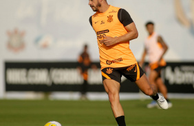 Giuliano em ao durante treino no CT