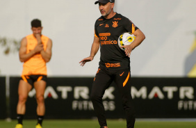 Vtor Pereira comanda treinamento no CT