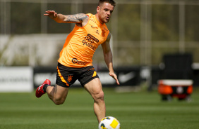 Ramiro durante treino do Corinthians