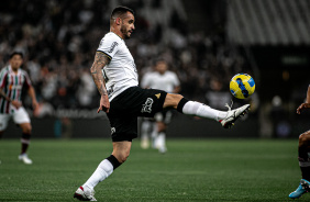 Renato Augusto em campo contra o Fluminense