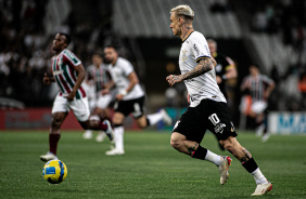 Rger Guedes em campo contra o Fluminense