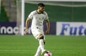 Bruno Mndez em ao durante jogo do Corinthians com o Juventude