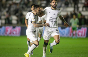 Yuri Alberto e Gustavo Silva em jogo entre Corinthians e Juventude