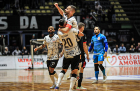 Allan e Deives durante Corinthians e Joinville pela Liga Nacional de Futsal