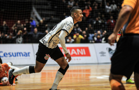 Kaue em ao durante jogo do Corinthians pela Liga Nacional de Futsal