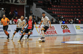 Tatinho e Allan durante Corinthians e Joinville pela Liga Nacional de Futsal