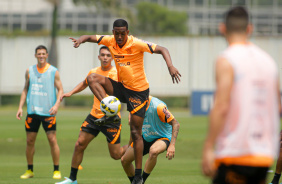 Robert Renan em treino do Corinthians antes de enfrentar o Gois pelo Brasileiro