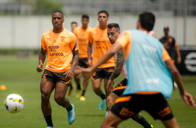 Xavier e Maycon em treino do Corinthians antes de enfrentar o Gois pelo Brasileiro