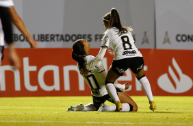 Bianca marcou de falta o terceiro gol do Corinthians no jogo