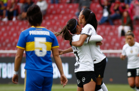 Vic Albuquerque e Adriana em comemorao do gol da camisa 16 contra o Boca Juniors